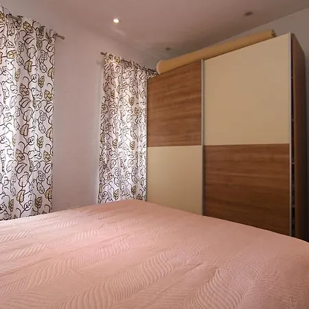 Апартаменты Adnan 2229 *