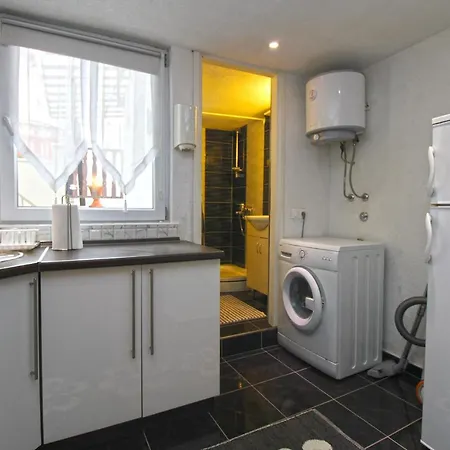 Adnan 2229 Апартаменти Пула